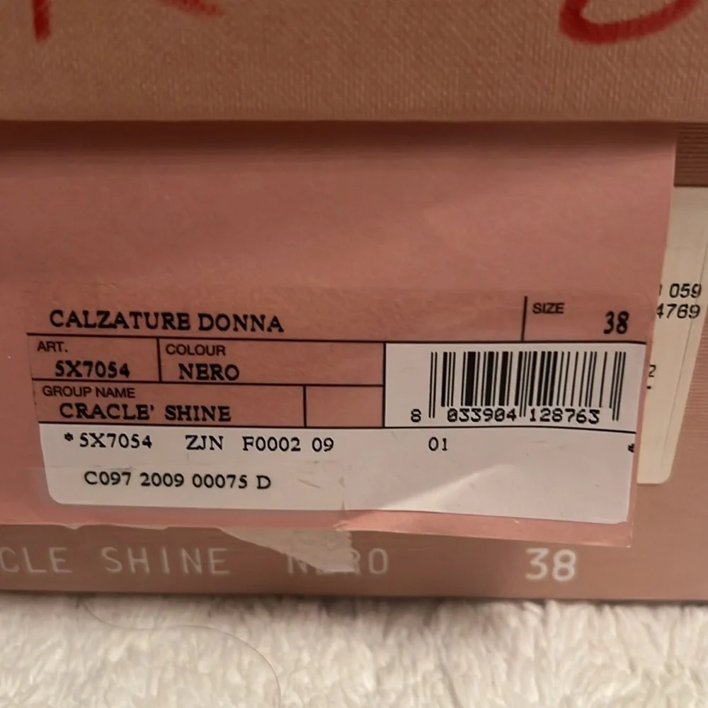 Miu Miu black crackle leather sandals with gold stud details - Picture 2 of 9